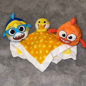 Pinkfong Baby Shark Toy Lot Security Blanket Plush Fish Toys